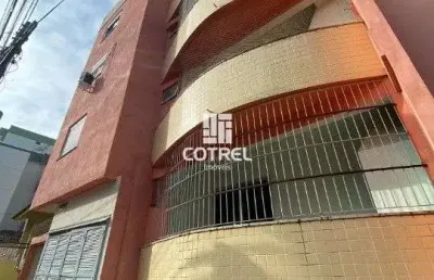 Excelente apartamento com 02 dormitórios uma sendo suíte, sacada com churrasquei
