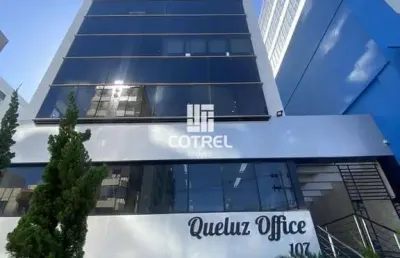 Excelente sala comercial com 43 m² no queluz office situada na rua alameda bueno