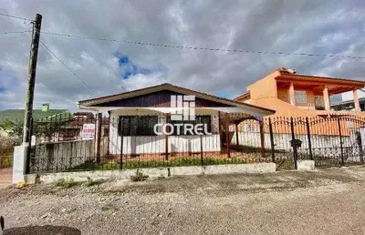 Casa para locação com 2 dormitórios, 2 vagas de garagem situada no bairro dom an