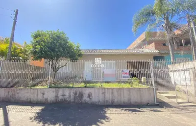 Casa 2 dormitórios com 2 vagas de garagem no bairro pinheiro machado localizada