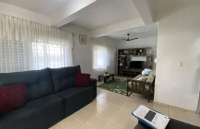 Casa para venda com 3 dormitórios, 4 vagas de garagem situada no bairro camobi n