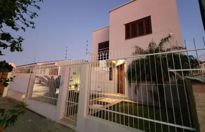Casa para venda 4 dormitórios, 2 vagas de garagem situada no bairro tomazetti na