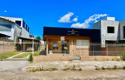 Casa comercial para venda e locação 4 salas, 2 banheiro social situada no bairro