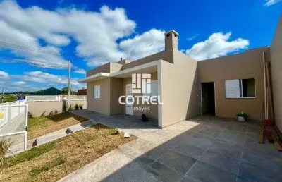 Casa para venda 2 dormitórios sendo 1 suíte, 2 vaga de garagem situada no reside
