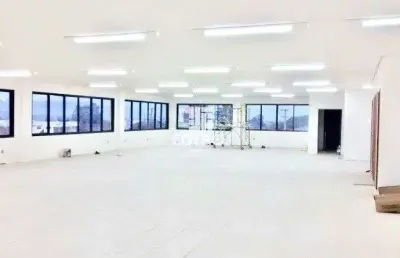 Sala comercial para venda e locação 300 m² situada no bairro camobi na cidade de