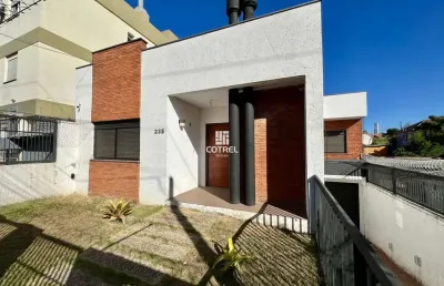 Casa á venda, 3 dormitórios sendo 1 suíte, 4 vagas na garagem, situada no bairro