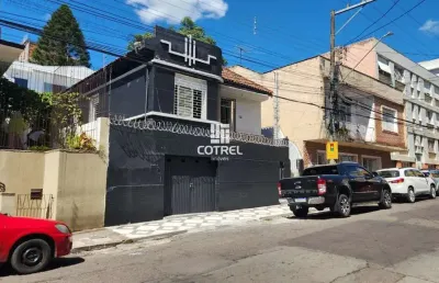 Casa para venda e locação 3 dormitórios, 1 vaga de garagem situada no bairro cen