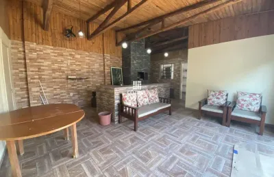 Excelente casa para locação no bairro dom antônio reis.