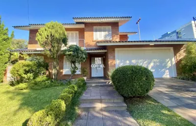 Casa em condomínio para locação e venda 595m², 2 suítes com banheira e 2 vagas d