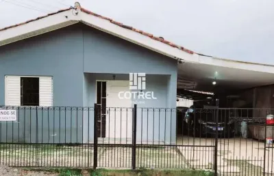 Casa à venda 3 dormitórios, piscina, pátio amplo, 3 vagas de garagem, situado no