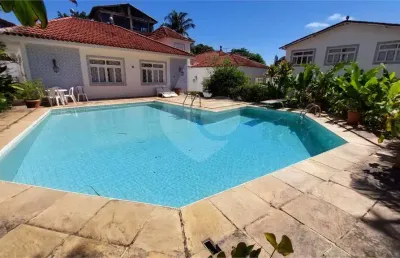 Casa com 7 quartos à venda na Rua das Violetas, Itacoatiara, Niterói