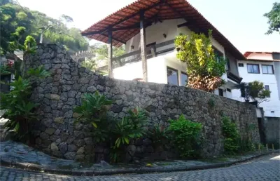Casa com 3 quartos à venda na Rua Doutor Henrique Portugal, São Francisco, Niterói