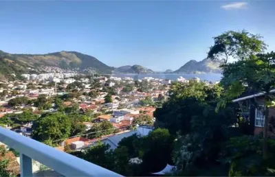 Casa com 3 quartos à venda na Rua Clara Nunes, São Francisco, Niterói