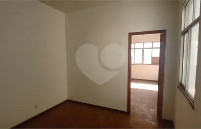 Sala comercial à venda na Avenida Ernani do Amaral Peixoto, Centro, Niterói