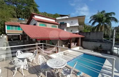 Casa com 3 quartos à venda na L, Itaipu, Niterói