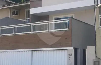 Casa com 3 quartos à venda na Treze, Serra Grande, Niterói