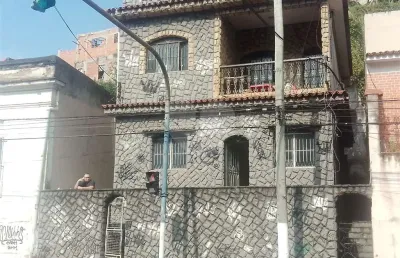 Casa com 2 quartos à venda na Rua Noronha Torrezão, Santa Rosa, Niterói