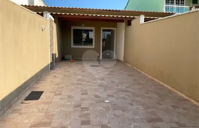 Casa em condomínio fechado com 2 quartos à venda na Das Gralhas, Centro, Maricá