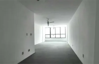 Sala comercial à venda na Avenida Ernani do Amaral Peixoto, Centro, Niterói