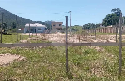 Casa em condomínio fechado à venda na Rodovia Vereador Oldemar Guedes Figueiredo, Ubatiba, Maricá