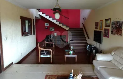 Casa com 3 quartos à venda na Seis, Itaipu, Niterói
