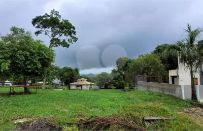 Terreno em condomínio fechado à venda na Rodovia Vereador Oldemar Guedes Figueiredo, Ubatiba, Maricá