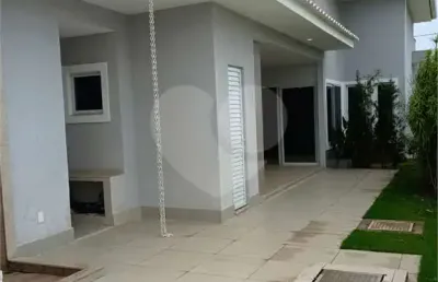 Casa em condomínio fechado com 3 quartos à venda na Rodovia Ernani do Amaral Peixoto, Itapeba, Maricá