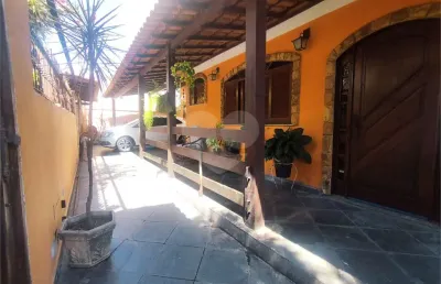Casa com 4 quartos à venda na Rua Benjamin Constant, Santana, Niterói
