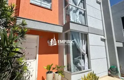 Casa com 3 quartos à venda na Rua Sílvia Machado de Souza, 144, Estrela, Ponta Grossa