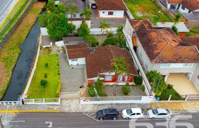 Casa com 3 quartos à venda na Rua Quinze de Novembro, 37, América, Joinville