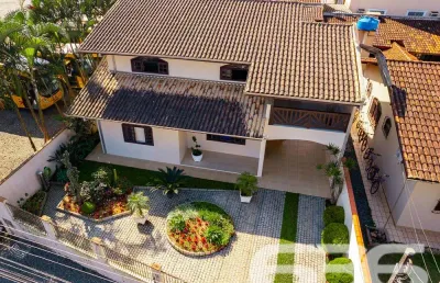 Casa com 4 quartos à venda na Rua Santa Catarina, 95, Santa Catarina, Joinville