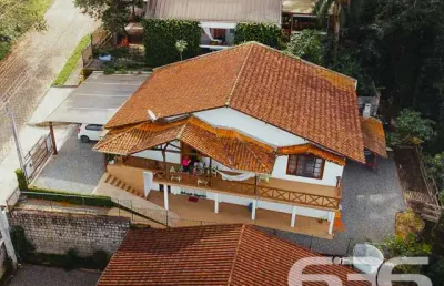 Casa com 4 quartos à venda na Albano Schimdt, 226, Boa Vista, Joinville