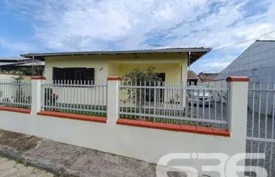 Casa com 3 quartos à venda na Rua Madagascar, 278, Ubatuba, São Francisco do Sul