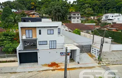 Casa com 3 quartos à venda na Rua Santa Catarina, Santa Catarina, Joinville