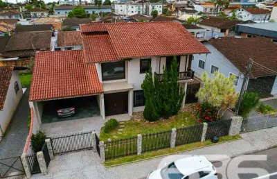 Casa com 4 quartos à venda na Rua Papa João XXIII, 460, Iririú, Joinville