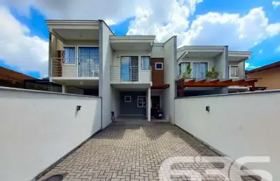 Casa com 3 quartos à venda na Tupi, 162, São Marcos, Joinville