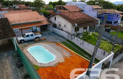 Casa com 3 quartos à venda na Rua dos Mecânicos, 392, Paranaguamirim, Joinville