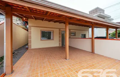 Casa com 6 quartos à venda na Rua Papa João XXIII, 158, Iririú, Joinville