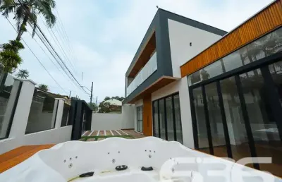 Casa com 3 quartos à venda na Rua Santa Catarina, 231, Floresta, Joinville