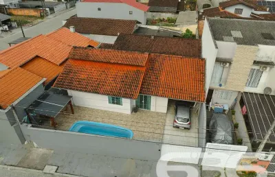 Casa com 3 quartos à venda na Benício Felipe Da Silva, 176, Adhemar Garcia, Joinville