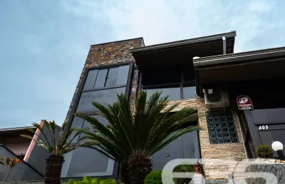 Casa com 5 quartos à venda na Rua Santa Catarina, 405, Santa Catarina, Joinville