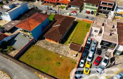 Casa com 6 quartos à venda na Rua Papa João XXIII, 180, Iririú, Joinville
