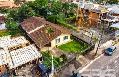 Casa com 3 quartos à venda na Rua Quinze de Novembro, 63, Glória, Joinville