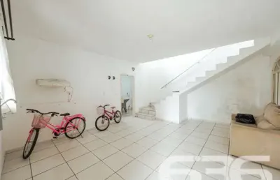Casa com 3 quartos à venda na Rua Tuiuti, 600, Aventureiro, Joinville