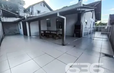 Casa com 4 quartos à venda na Rua Papa João XXIII, 125, Iririú, Joinville