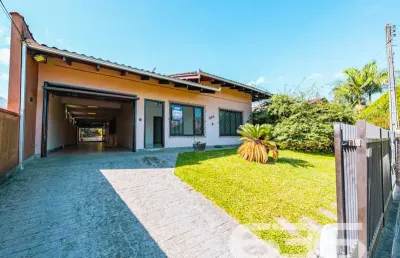 Casa com 4 quartos à venda na Rua Quinze de Novembro, 303, Glória, Joinville