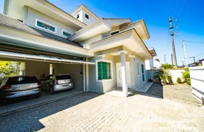 Casa com 3 quartos à venda na Rua Papa João XXIII, 138, Iririú, Joinville