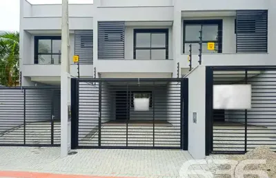 Casa com 3 quartos à venda na Albano Schimdt, 38, Boa Vista, Joinville