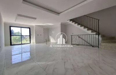Sobrado com terraço/suíte/closet/vagas cobertas no umbará
