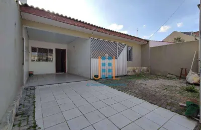 Casa ampla com três quartos espaço com churrasqueira no umbará